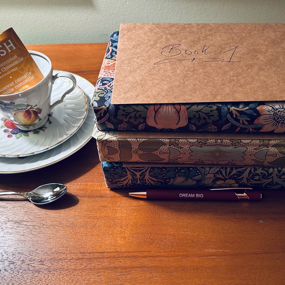 Vintage Tea Set & Blind Date With 3 Book Series Gift Set